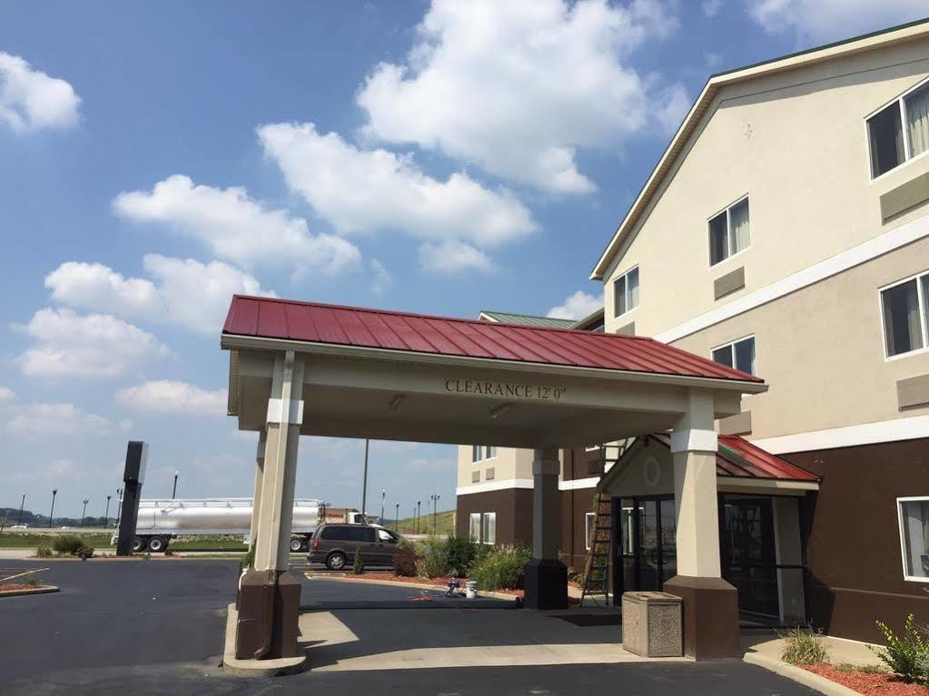 Quality Inn & Suites Ferdinand Exterior photo