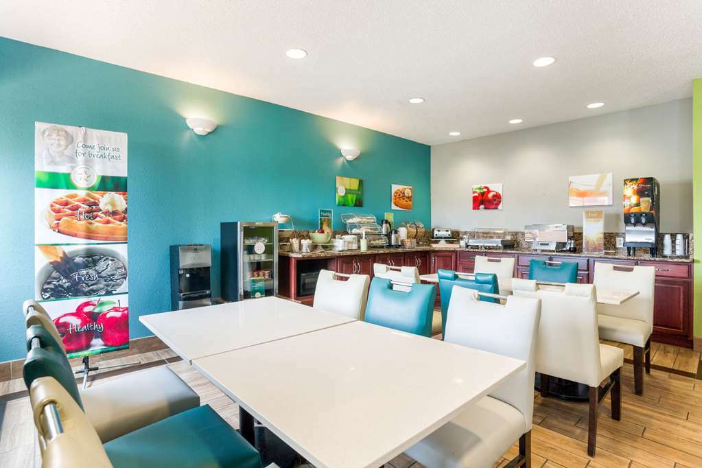 Quality Inn & Suites Ferdinand Restaurant photo